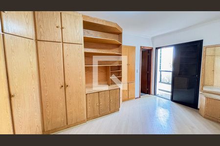 Apartamento à venda com 150m², 3 quartos e 2 vagas Apartamento à venda com 150m², 3 quartos e 2 vagasSuite 1