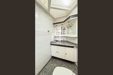 Apartamento à venda com 150m², 3 quartos e 2 vagas Apartamento à venda com 150m², 3 quartos e 2 vagasBanheiro da Suíte 2