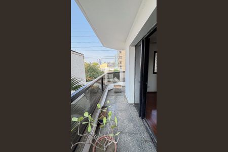 Apartamento à venda com 150m², 3 quartos e 2 vagas Apartamento à venda com 150m², 3 quartos e 2 vagasVaranda Sala