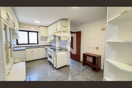 Apartamento à venda com 150m², 3 quartos e 2 vagas Apartamento à venda com 150m², 3 quartos e 2 vagasCozinha