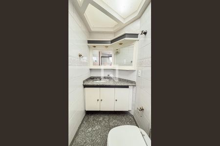 Apartamento à venda com 150m², 3 quartos e 2 vagas Apartamento à venda com 150m², 3 quartos e 2 vagasBanheiro da Suíte 2