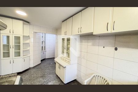 Apartamento à venda com 150m², 3 quartos e 2 vagas Apartamento à venda com 150m², 3 quartos e 2 vagasCozinha