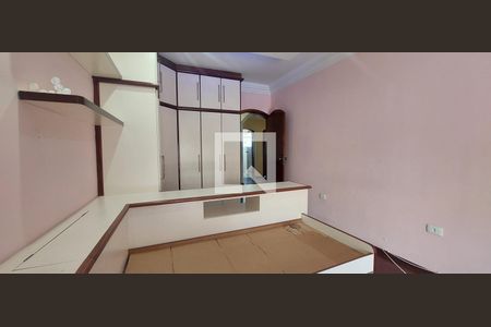 Casa à venda com 298m², 4 quartos e 4 vagas Casa à venda com 298m², 4 quartos e 4 vagasQuarto 2