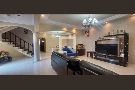 Sala de casa à venda com 4 quartos, 298m² em Vila Scarpelli, Santo André