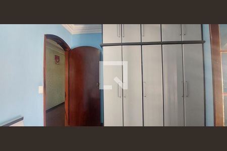 Casa à venda com 298m², 4 quartos e 4 vagas Casa à venda com 298m², 4 quartos e 4 vagasQuarto 3