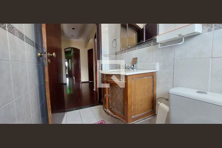 Casa à venda com 298m², 4 quartos e 4 vagas Casa à venda com 298m², 4 quartos e 4 vagasBanheiro 2