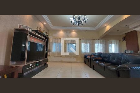 Sala de casa à venda com 4 quartos, 298m² em Vila Scarpelli, Santo André