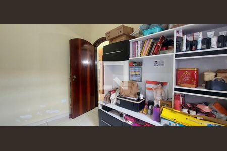 Casa à venda com 298m², 4 quartos e 4 vagas Casa à venda com 298m², 4 quartos e 4 vagasEscritório