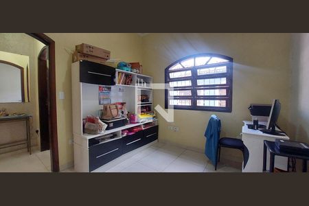 Casa à venda com 298m², 4 quartos e 4 vagas Casa à venda com 298m², 4 quartos e 4 vagasEscritório