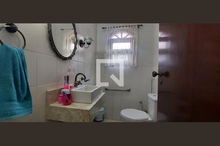 Casa à venda com 298m², 4 quartos e 4 vagas Casa à venda com 298m², 4 quartos e 4 vagasLavabo