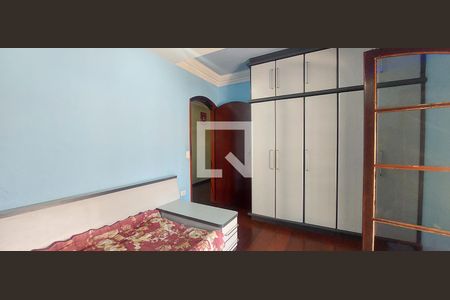 Casa à venda com 298m², 4 quartos e 4 vagas Casa à venda com 298m², 4 quartos e 4 vagasQuarto 3