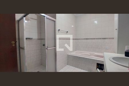 Casa à venda com 298m², 4 quartos e 4 vagas Casa à venda com 298m², 4 quartos e 4 vagasBanheiro Quarto 1 suíte