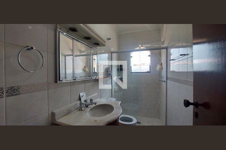 Casa à venda com 298m², 4 quartos e 4 vagas Casa à venda com 298m², 4 quartos e 4 vagasBanheiro 2