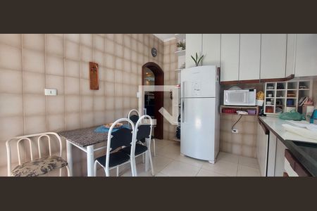 Casa à venda com 298m², 4 quartos e 4 vagas Casa à venda com 298m², 4 quartos e 4 vagasCozinha