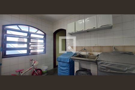 Casa à venda com 298m², 4 quartos e 4 vagas Casa à venda com 298m², 4 quartos e 4 vagasÁrea de Serviço