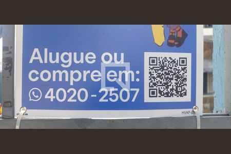 Casa à venda com 298m², 4 quartos e 4 vagas Casa à venda com 298m², 4 quartos e 4 vagasPlaquinha