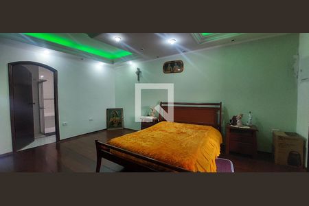 Quarto 1 suíte de casa à venda com 4 quartos, 298m² em Vila Scarpelli, Santo André