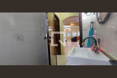 Casa à venda com 298m², 4 quartos e 4 vagas Casa à venda com 298m², 4 quartos e 4 vagasLavabo