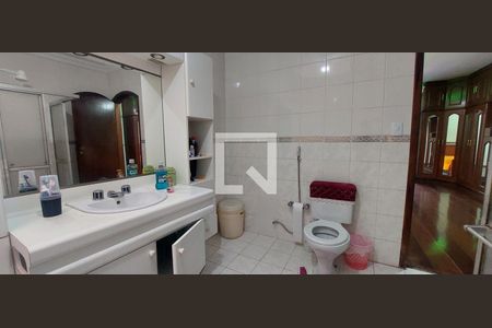 Casa à venda com 298m², 4 quartos e 4 vagas Casa à venda com 298m², 4 quartos e 4 vagasBanheiro Quarto 1 suíte