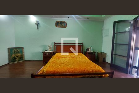 Casa à venda com 298m², 4 quartos e 4 vagas Casa à venda com 298m², 4 quartos e 4 vagasQuarto 1 suíte