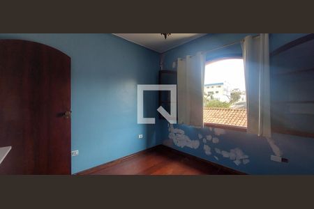 Casa à venda com 298m², 4 quartos e 4 vagas Casa à venda com 298m², 4 quartos e 4 vagasQuarto 4