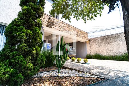 Casa para alugar com 301m², 3 quartos e 4 vagasFachada