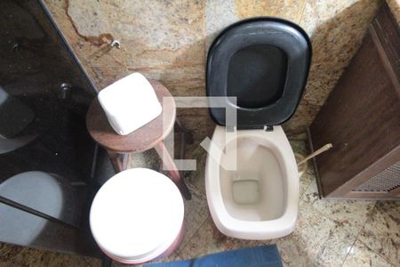 Apartamento à venda com 130m², 4 quartos e 2 vagasBanheiro da Suite