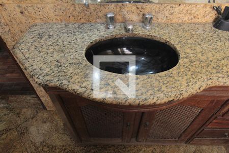 Apartamento à venda com 130m², 4 quartos e 2 vagasBanheiro Social