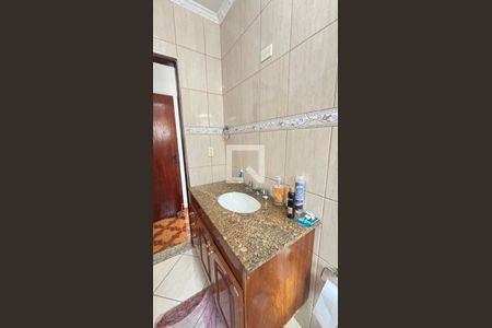 Casa para alugar com 196m², 3 quartos e 3 vagasBanheiro