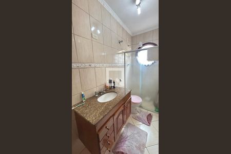 Casa para alugar com 196m², 3 quartos e 3 vagasBanheiro