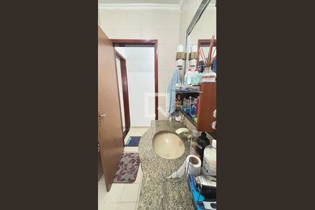 Casa para alugar com 196m², 3 quartos e 3 vagasBanheiro