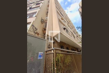 Studio para alugar com 38m², 1 quarto e sem vagaFachada com cartaz QA