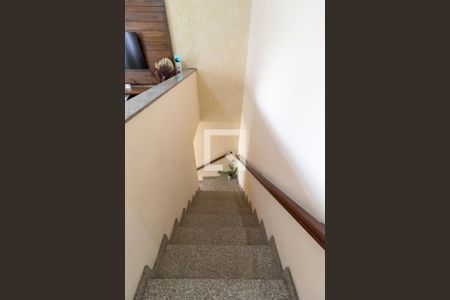 Casa à venda com 110m², 3 quartos e 1 vagaEscada