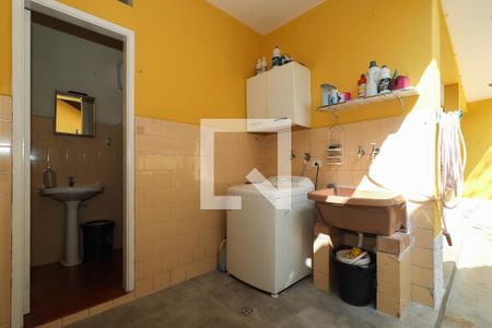 Casa à venda com 171m², 3 quartos e 2 vagas Casa à venda com 171m², 3 quartos e 2 vagasÁrea de Serviço