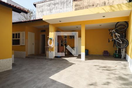 Casa à venda com 171m², 3 quartos e 2 vagas Casa à venda com 171m², 3 quartos e 2 vagasÁrea Externa