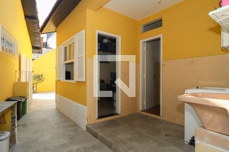 Casa à venda com 171m², 3 quartos e 2 vagas Casa à venda com 171m², 3 quartos e 2 vagasÁrea de Serviço