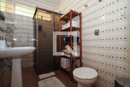 Casa à venda com 171m², 3 quartos e 2 vagas Casa à venda com 171m², 3 quartos e 2 vagasBanheiro