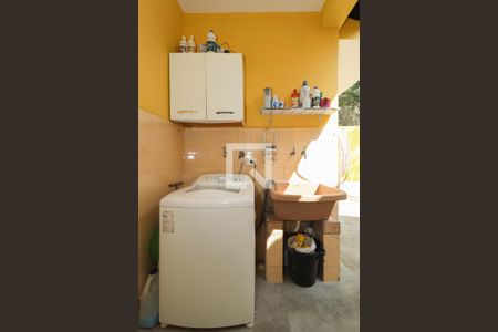 Casa à venda com 171m², 3 quartos e 2 vagas Casa à venda com 171m², 3 quartos e 2 vagasÁrea de Serviço