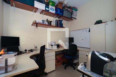 Casa à venda com 171m², 3 quartos e 2 vagas Casa à venda com 171m², 3 quartos e 2 vagasQuarto de Serviço