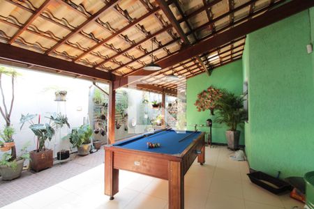 Casa à venda com 492m², 3 quartos e 3 vagasHall de Entrada