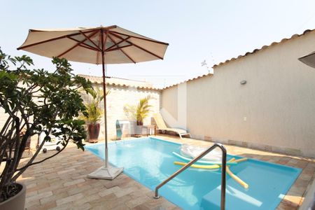 Casa à venda com 492m², 3 quartos e 3 vagasPiscina