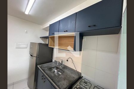 Cozinha de apartamento para alugar com 1 quarto, 31m² em Água Branca, São Paulo
