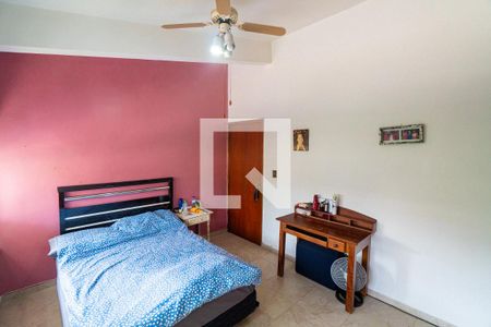 Casa à venda com 220m², 3 quartos e 2 vagasQuarto 1