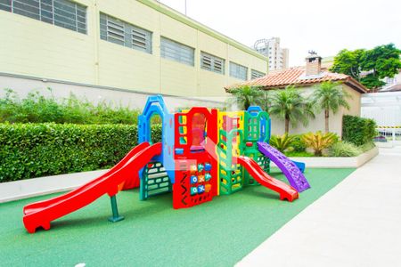 Apartamento à venda com 77m², 2 quartos e 2 vagas Apartamento à venda com 77m², 2 quartos e 2 vagasÁrea comum - Playground
