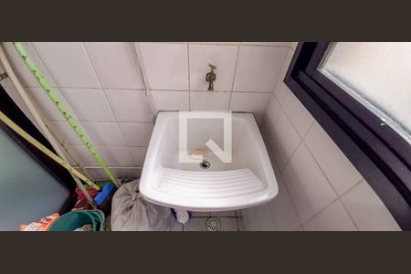 Apartamento para alugar com 64m², 3 quartos e 1 vagaÁrea de Serviço