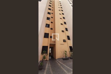 Apartamento para alugar com 64m², 3 quartos e 1 vagaFachada do bloco