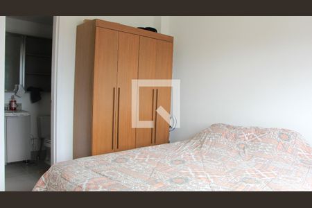 Quarto 2 de apartamento à venda com 3 quartos, 67m² em Passo da Areia, Porto Alegre
