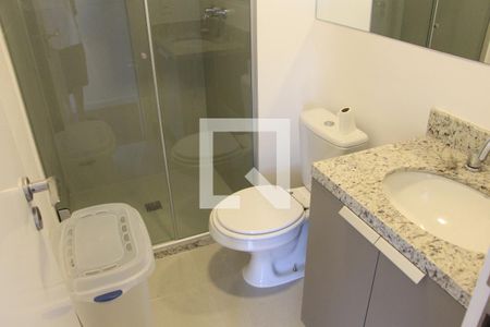 Banheiro de apartamento à venda com 3 quartos, 67m² em Passo da Areia, Porto Alegre