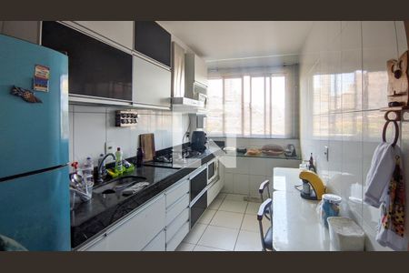 Apartamento à venda com 120m², 2 quartos e 2 vagas Apartamento à venda com 120m², 2 quartos e 2 vagasCozinha