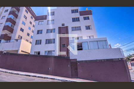 Apartamento à venda com 120m², 2 quartos e 2 vagas Apartamento à venda com 120m², 2 quartos e 2 vagasFachada